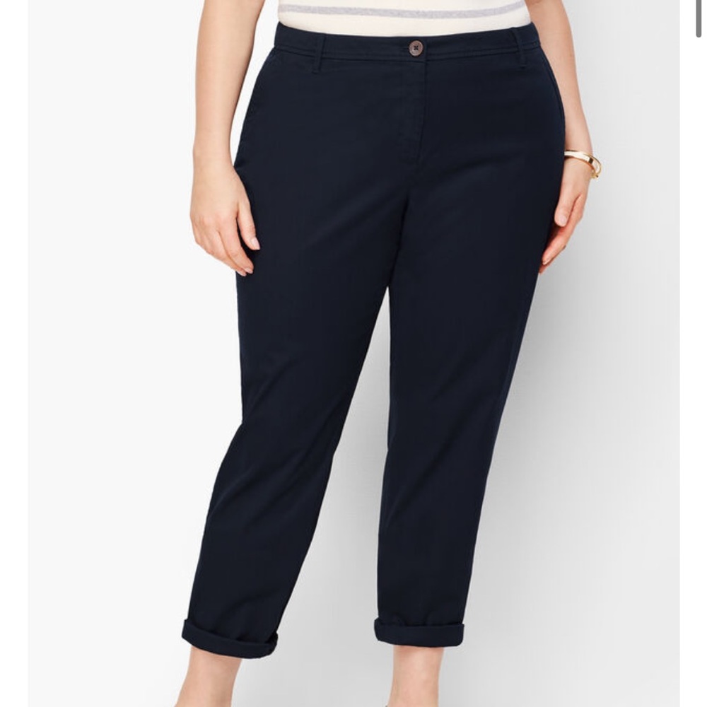 EUC 🌿 PLUS SIZE GIRLFRIEND CHINOS - CURVY FIT - SOLID
